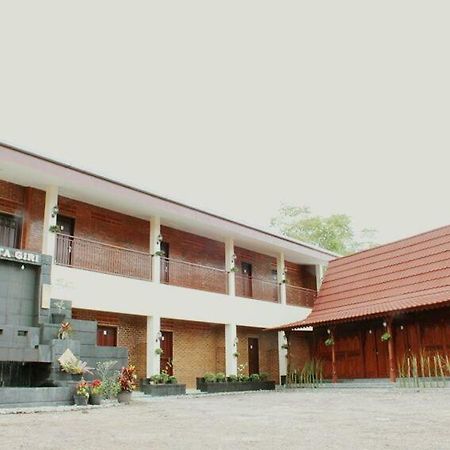 Amerta Giri Guest House Вонособо Екстериор снимка