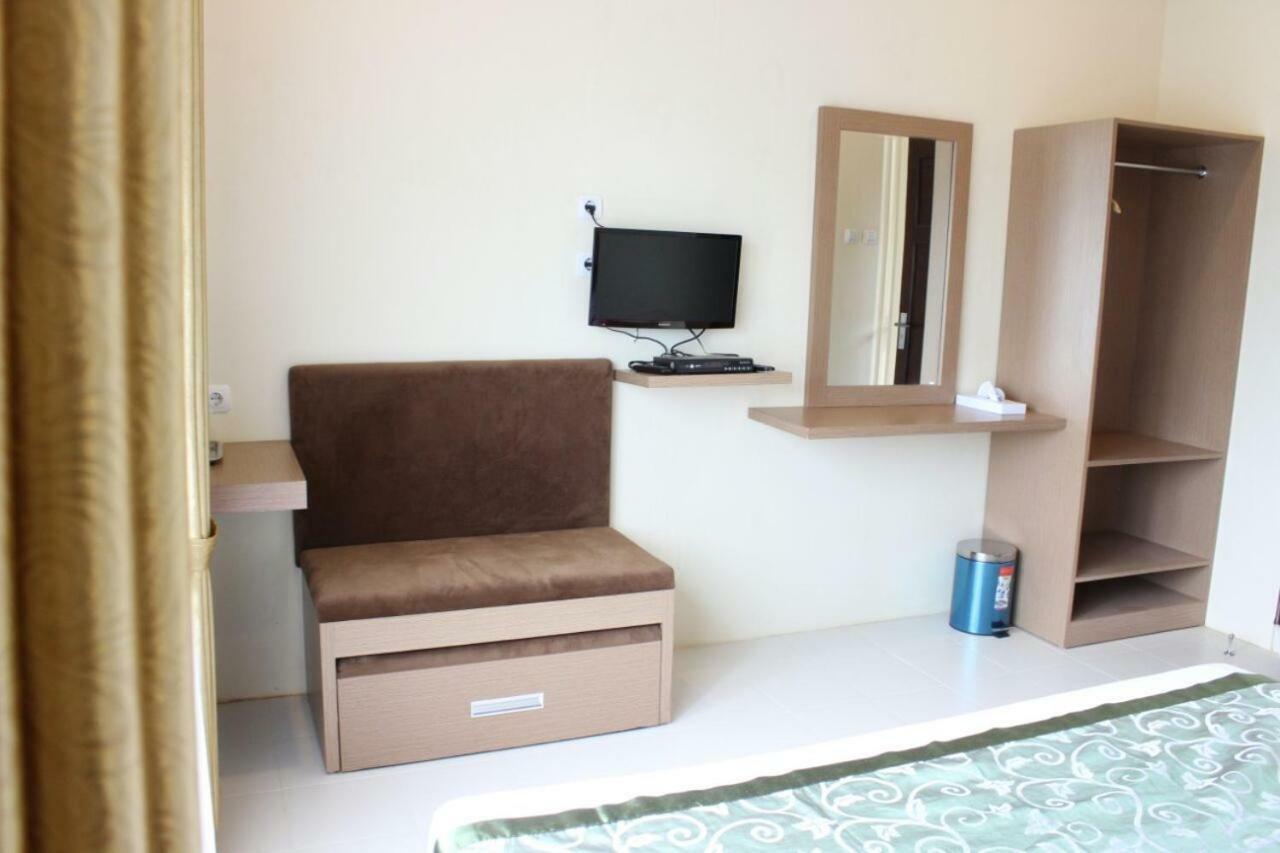Amerta Giri Guest House Вонособо Екстериор снимка
